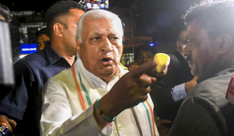 Kerala Guv vs CM: 'CM Pinarayi Vijayan hatched conspiracy to attack me', charges Guv Khan - Vimarsana News